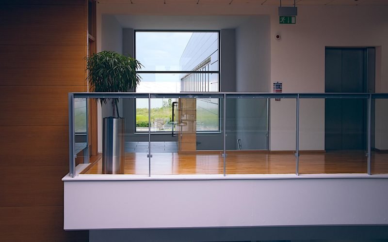 stuartlimedigital-modern-office-1044807_1920